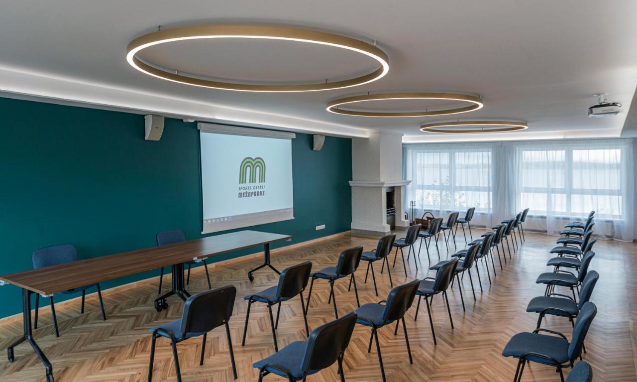 Hotel Mezaparks Рига Экстерьер фото