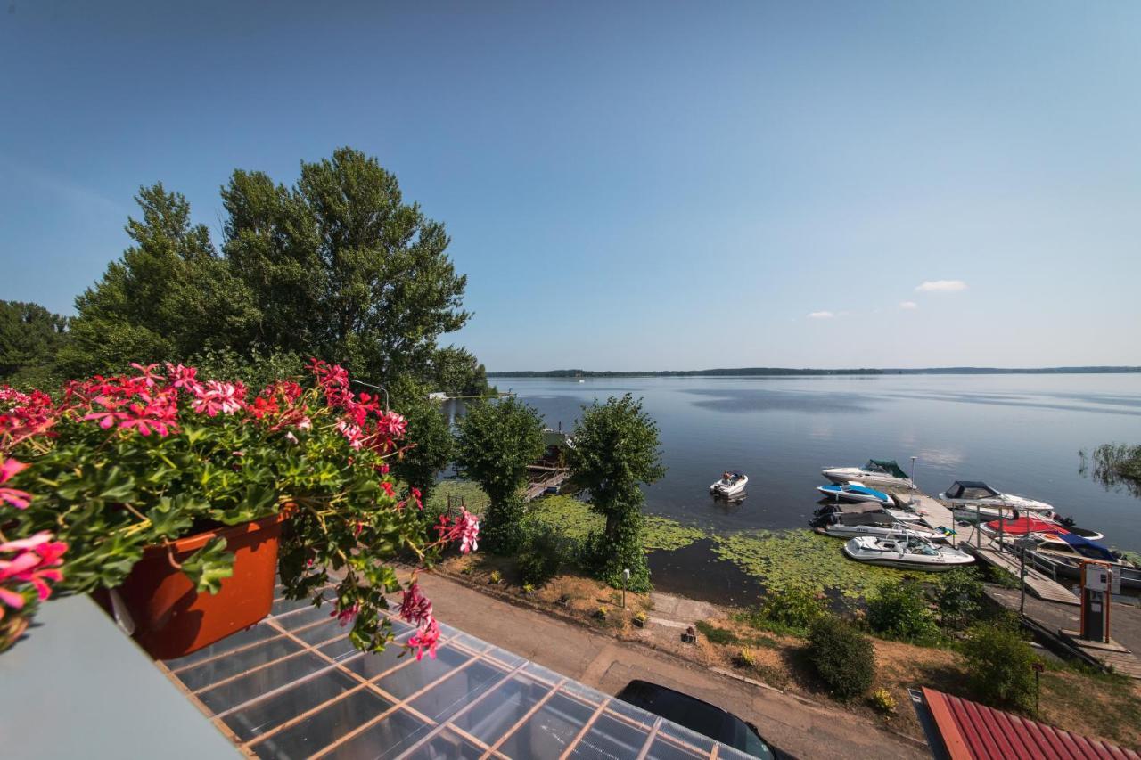 Hotel Mezaparks Рига Экстерьер фото