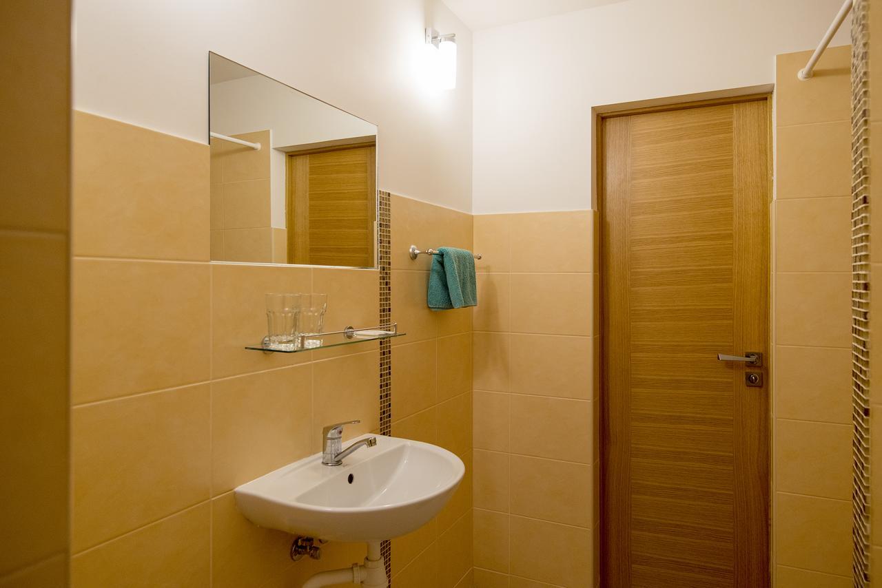Hotel Mezaparks Рига Экстерьер фото